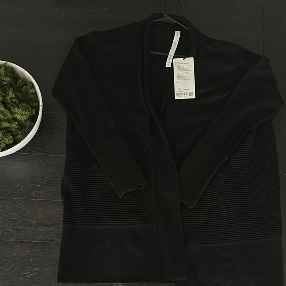 Lululemon Athletica Black Sit in Lotus Wrap II